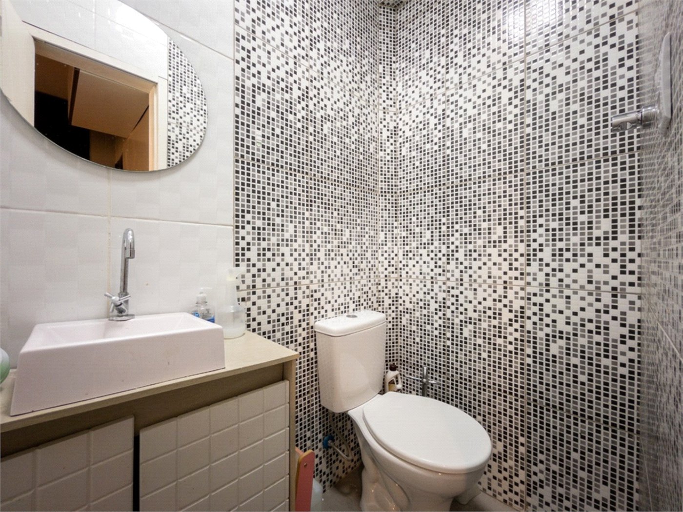 Casa à venda com 2 quartos, sendo 1 suíte, em Vila Mariana, São Paulo, SP