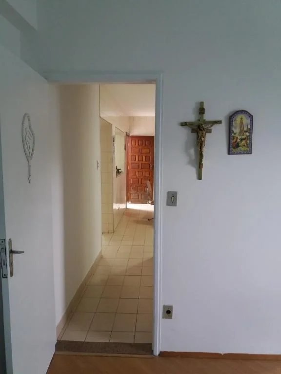 Casa à venda com 4 quartos, sendo 1 suíte, em Jardim Helga, São Paulo, SP