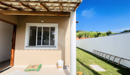 Casa à venda com 2 quartos, sendo 1 suíte, no condomínio Parque Guará, Rio de Janeiro - RJ