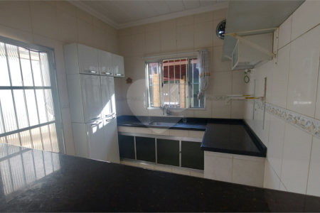Sobrado à venda com 3 quartos, sendo 1 suíte, em Wanel Ville, Sorocaba, SP