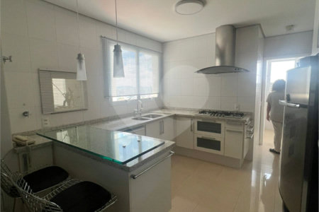Apartamento à venda com 4 quartos, sendo 2 suítes,  em Vila Oliveira, Mogi das Cruzes, SP