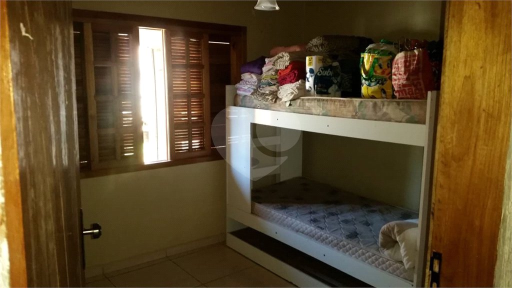 Sobrado à venda com 3 suítes em Barreiro, Mairiporã, SP