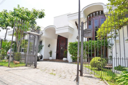 Casa à venda com 4 quartos, sendo 1 suíte, em Jardim Guedala, São Paulo, SP