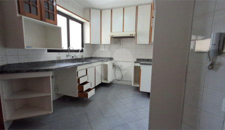 Apartamento para alugar com 3 quartos, sendo 1 suíte,  em Brooklin, São Paulo, SP