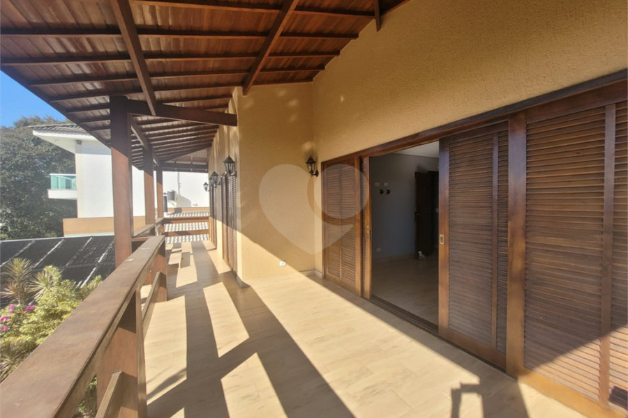 Casa para alugar com 5 quartos, sendo 2 suítes,  no condomínio Alpes de Caieiras, Caieiras - SP