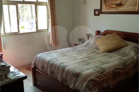Casa à venda ou para alugar com 6 quartos, sendo 2 suítes, em Parque São George, Cotia, SP