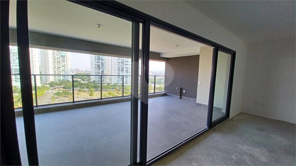 Apartamento à venda com 4 quartos, sendo 2 suítes,  em Água Branca, São Paulo, SP