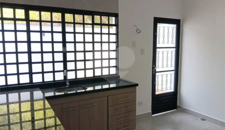 Sobrado para alugar com 2 quartos, sendo 1 suíte,  no Centro, São Roque, SP