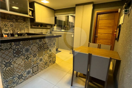Casa à venda com 3 suítes em Vila Comercial, São Paulo, SP