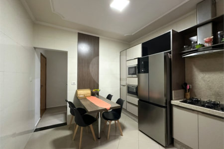Sobrado à venda com 3 quartos, sendo 1 suíte, em Residencial Monte Verde, Indaiatuba, SP