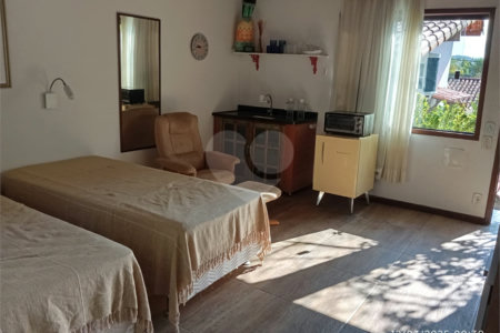 Casa à venda com 4 quartos, sendo 3 suítes, em Geribá, Armação dos Búzios, RJ