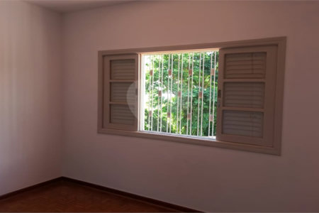 Casa à venda com 4 quartos, sendo 1 suíte, em Vila Santista, Atibaia, SP