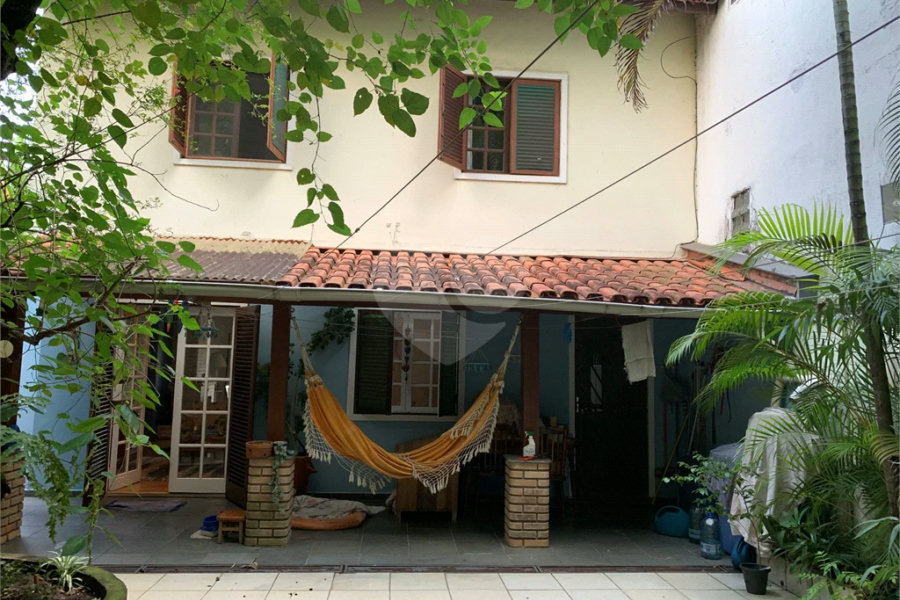 Sobrado à venda com 3 quartos, sendo 1 suíte, em Tremembé, São Paulo, SP