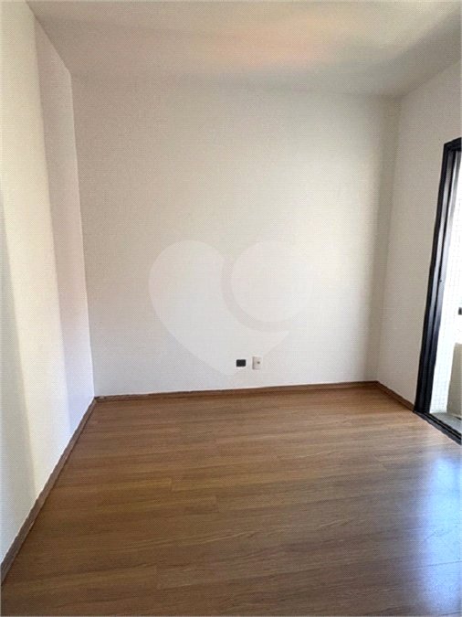 Apartamento à venda com 3 quartos, sendo 2 suítes, em Moema, São Paulo, SP