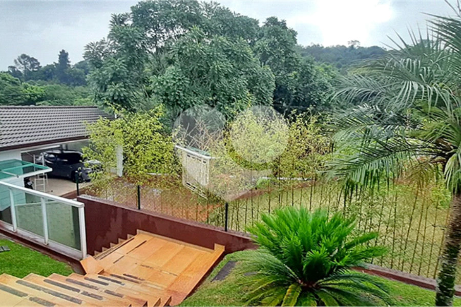 Casa à venda com 3 quartos, sendo 1 suíte, no condomínio Suíça da Cantareira, Mairiporã - SP