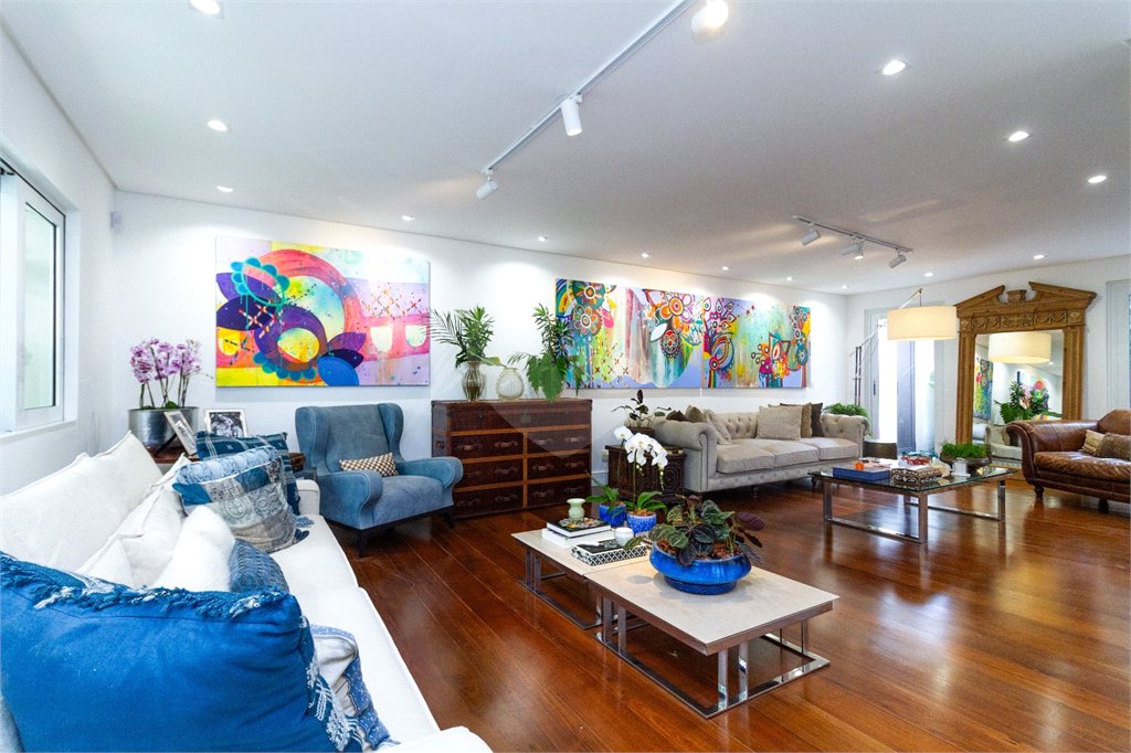 Casa à venda ou para alugar com 4 suítes em Jardim América, São Paulo, SP