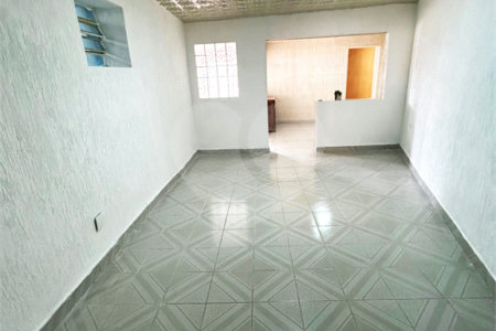 Sobrado à venda com 3 quartos, sendo 1 suíte,  em Jardim Santa Emília, São Paulo, SP
