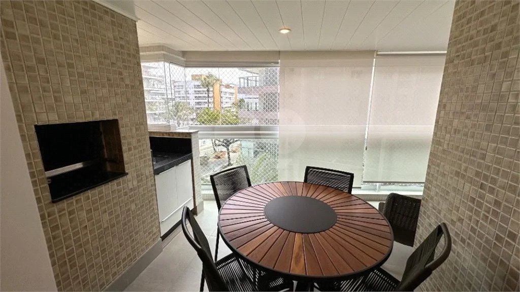 Apartamento à venda com 3 quartos, sendo 1 suíte,  em Riviera de São Lourenço, Bertioga, SP