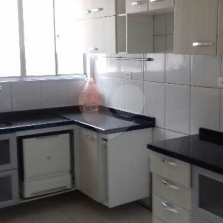 Casa à venda com 4 quartos, sendo 1 suíte, em Chora Menino, São Paulo, SP
