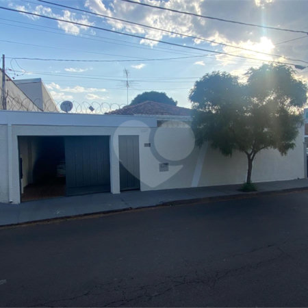Casa à venda com 3 quartos, sendo 1 suíte, no Centro, Araraquara, SP