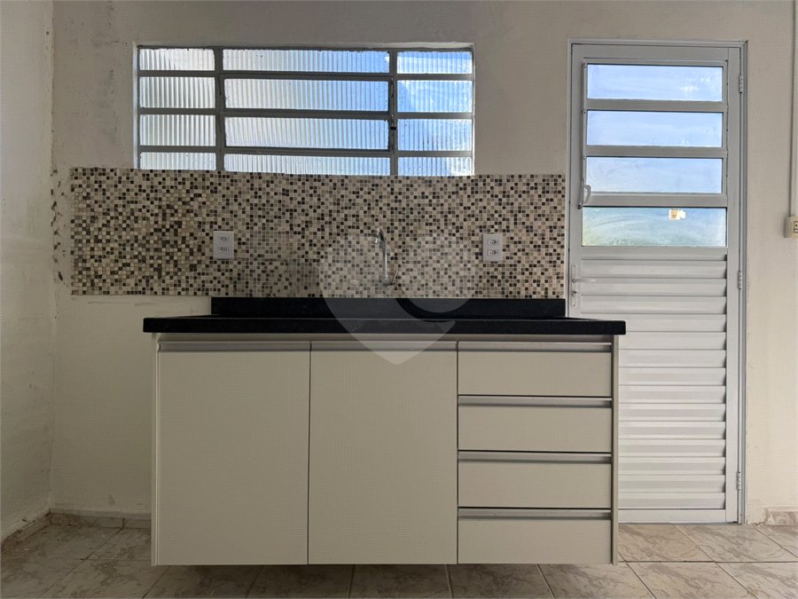 Casa Térrea à venda ou para alugar com 2 suítes em Alvinópolis, Atibaia, SP