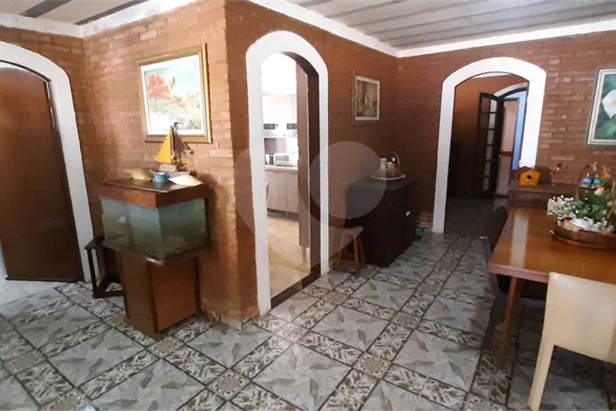 Casa à venda com 3 quartos, sendo 1 suíte, no condomínio Sausalito, Mairiporã - SP