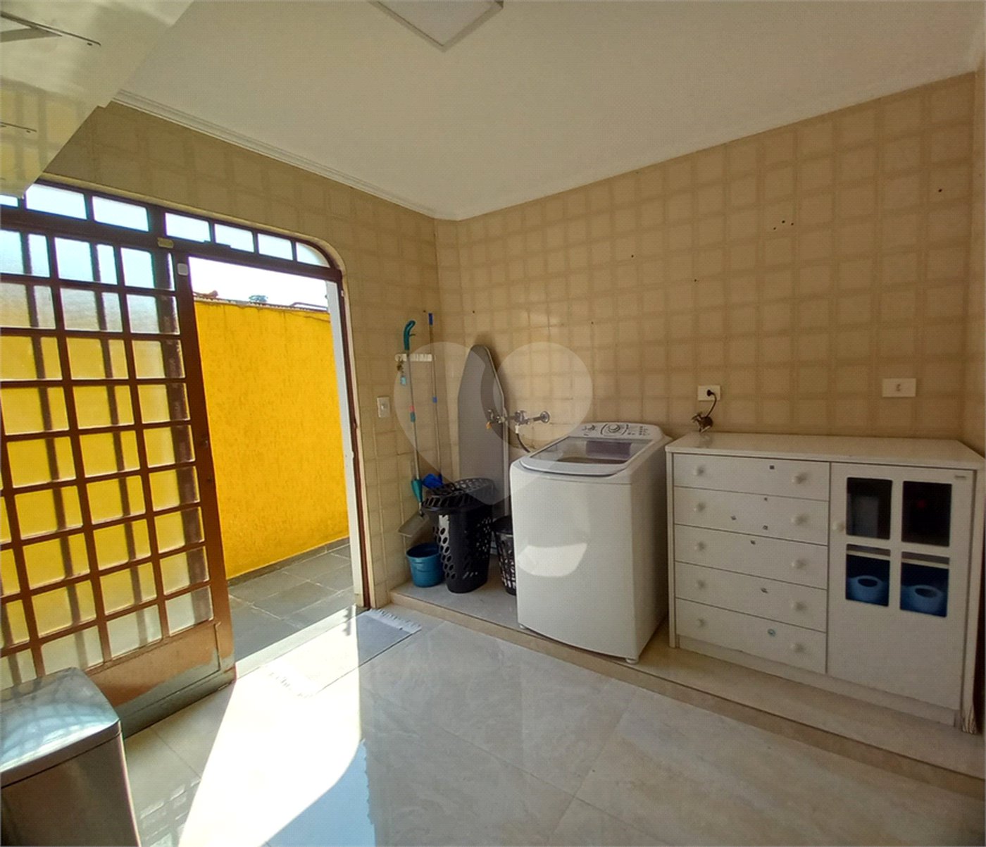 Sobrado à venda com 4 quartos, sendo 1 suíte, em Tremembé, São Paulo, SP