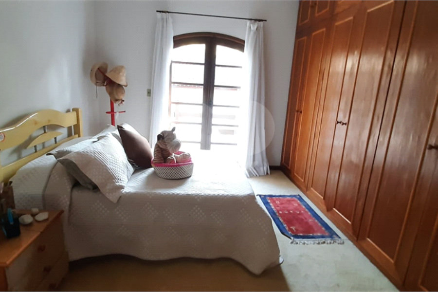 Casa à venda com 3 quartos, sendo 1 suíte, no condomínio Sausalito, Mairiporã - SP
