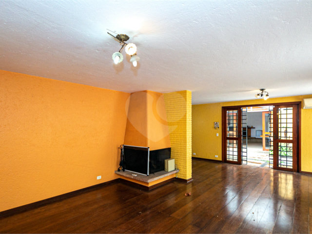 Casa à venda com 4 quartos, sendo 1 suíte,  em Jardim Marajoara, São Paulo, SP
