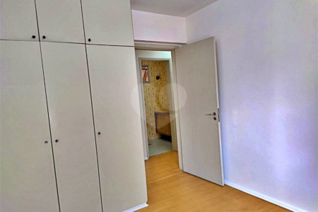 Apartamento à venda com 3 quartos, sendo 1 suíte, em Vila Olímpia, São Paulo, SP