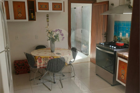 Casa à venda com 3 quartos, sendo 1 suíte, em Jardim Leonor, São Paulo, SP