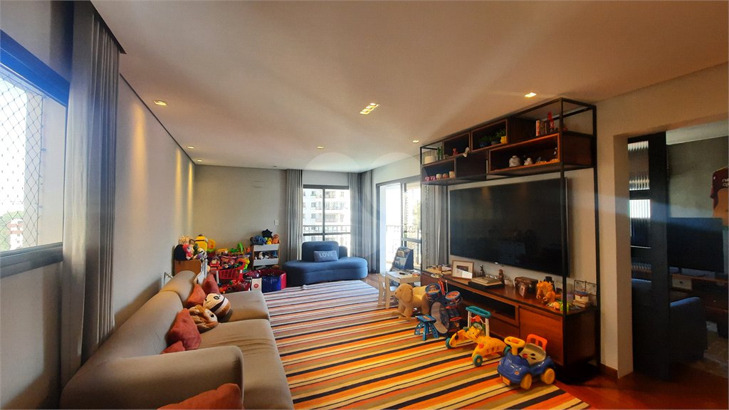 Apartamento à venda com 4 quartos, sendo 2 suítes, em Morumbi, São Paulo, SP