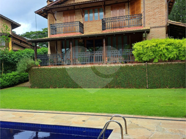 Casa à venda ou para alugar com 3 quartos, sendo 1 suíte,  no condomínio Parque Petrópolis 4 Secção, Mairiporã - SP