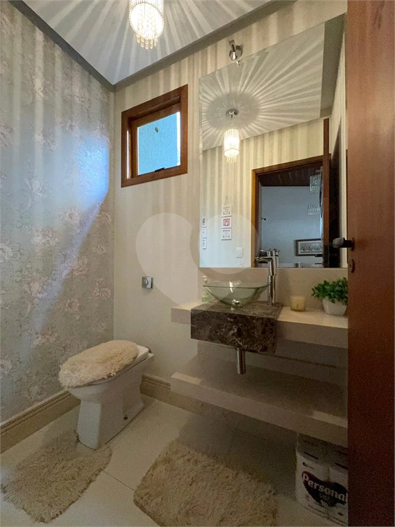 Casa à venda com 3 quartos, sendo 1 suíte, no condomínio Residencial Jardim das Flores 1510, Cotia - SP
