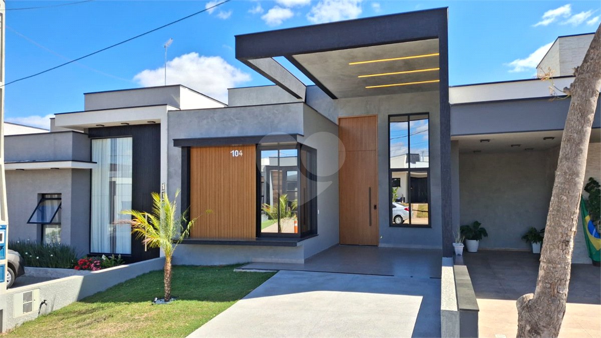 Casa à venda com 3 quartos, sendo 1 suíte, no condomínio Jardim Residencial Villagio Ipanema I, Sorocaba - SP