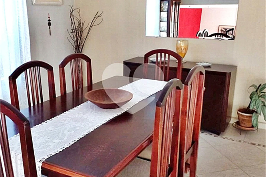 Sobrado à venda com 4 quartos, sendo 3 suítes, em Tremembé, São Paulo, SP