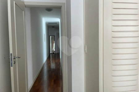 Sobrado à venda com 4 quartos, sendo 2 suítes, em Chácara Monte Alegre, São Paulo, SP