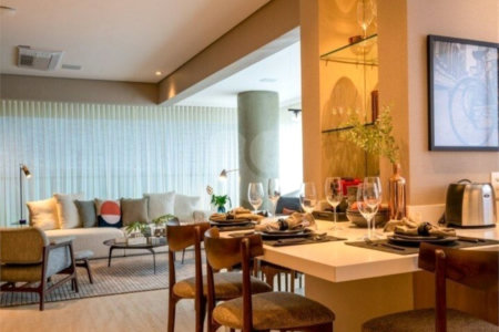 Apartamento à venda com 3 suítes em Moema, São Paulo, SP