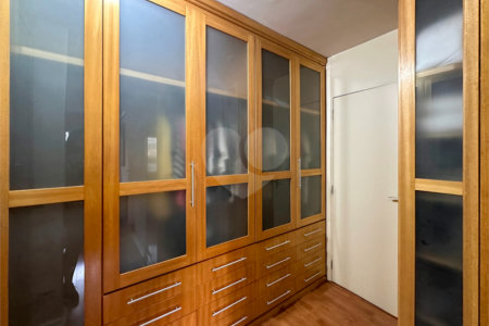 Casa à venda com 3 quartos, sendo 1 suíte,  no condomínio Barão do Triunfo, São Paulo - SP