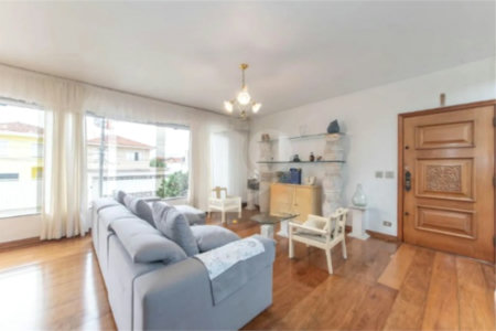 Casa à venda com 5 quartos, sendo 3 suítes, em Vila Santo Estéfano, São Paulo, SP