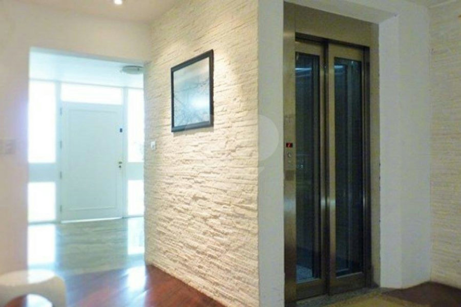 Sobrado à venda com 4 quartos, sendo 3 suítes, em Tremembé, São Paulo, SP