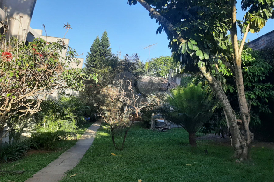 Casa Térrea à venda com 3 quartos em Horto Florestal, São Paulo, SP
