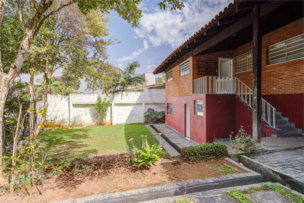 Casa Térrea à venda ou para alugar com 5 quartos, sendo 1 suíte, em Jardim Marajoara, São Paulo, SP