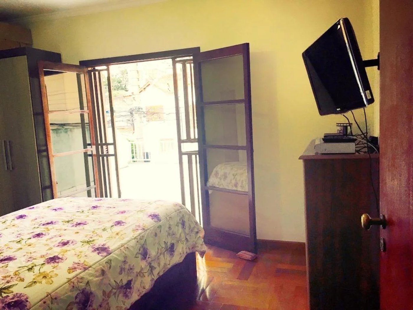 Sobrado à venda com 4 quartos, sendo 1 suíte,  em Jardim Sarah, São Paulo, SP