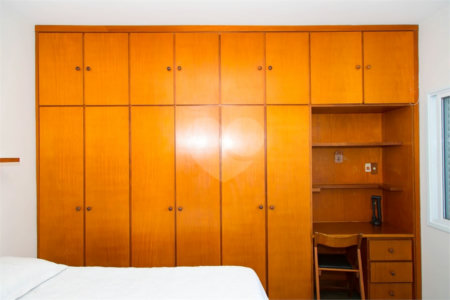 Casa à venda com 4 quartos, sendo 1 suíte, no Centro, Atibaia, SP