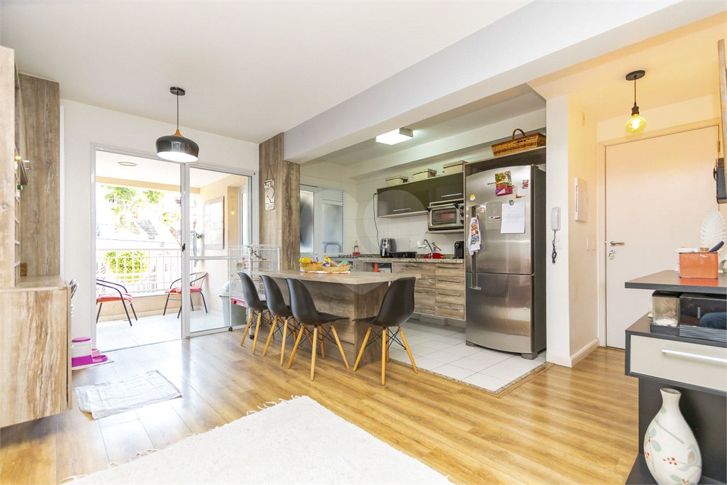 Apartamento à venda com 2 quartos, sendo 1 suíte,  em Bosque da Saúde, São Paulo, SP