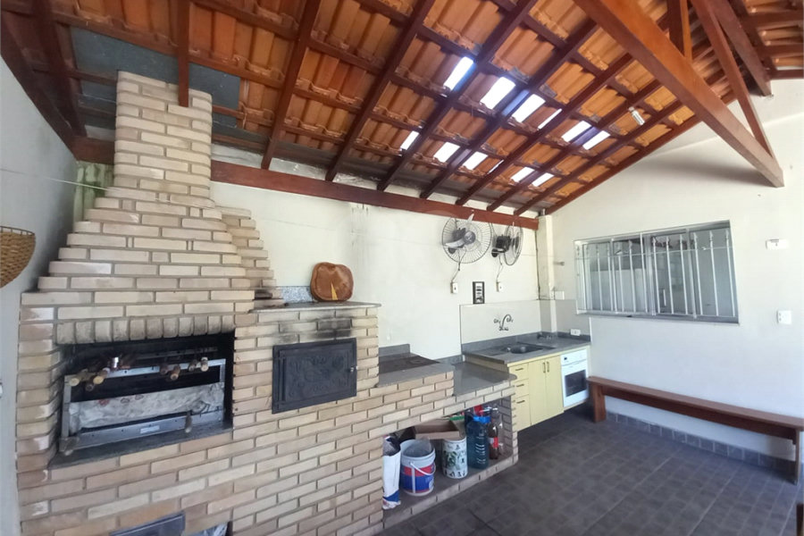 Sobrado à venda com 4 quartos, sendo 2 suítes, em Tremembé, São Paulo, SP