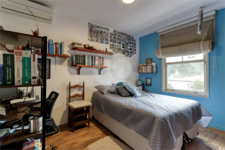 Sobrado à venda com 3 quartos, sendo 1 suíte,  em Alto da Boa Vista, São Paulo, SP