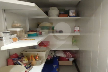 Sobrado com 125m² , 3 dormitórios , sendo 1 suíte , 2 vagas de garagem , à venda no Bosque da Saúde.