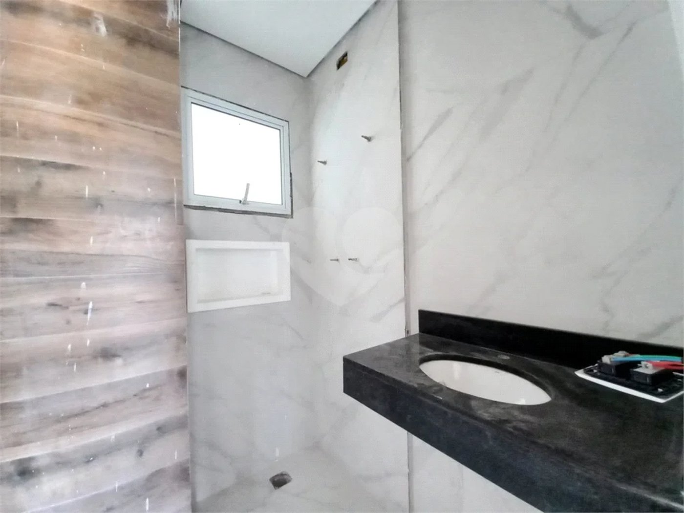 Apartamento Novo com 2 Dormitórios, Vaga e Quintal Privativo na Vila Isolina Mazzei
